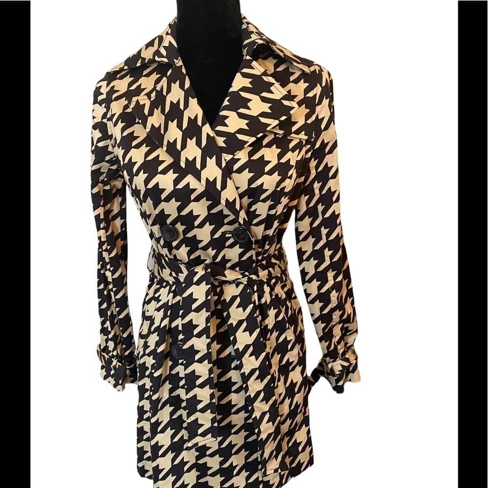 Vertigo Paris Black and Cream Houndstooth Trench Coat